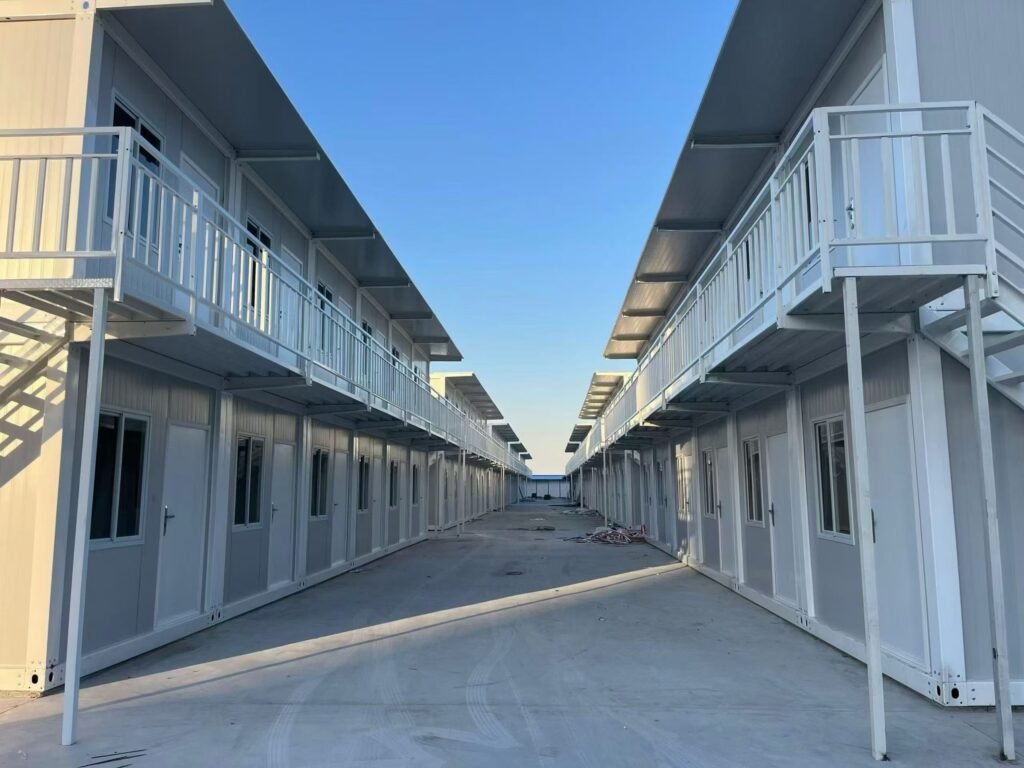 Container house units for labor camps, site offices, worker accommodation and temporary housing projects.