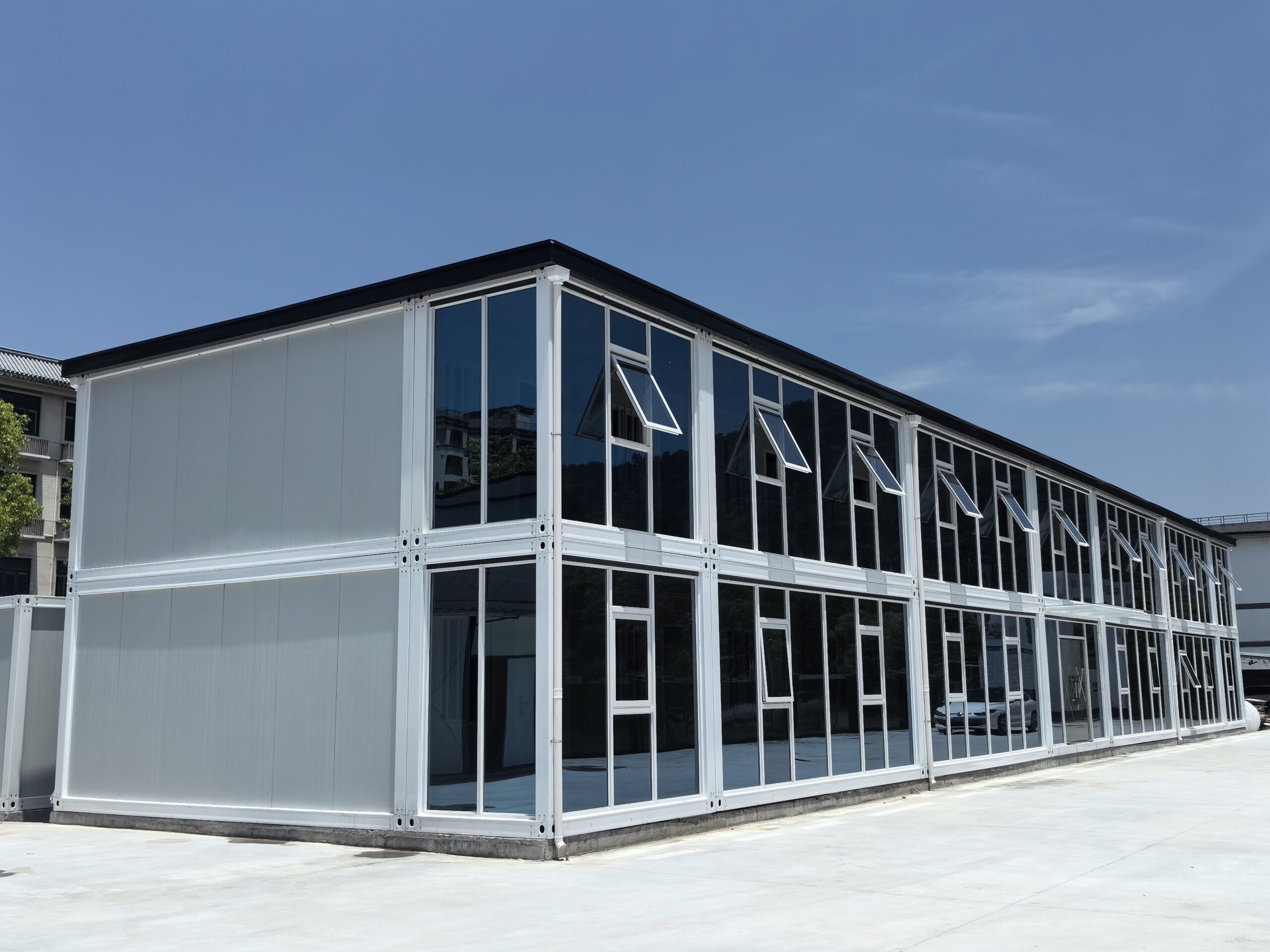 Construction Site Office Solution Modern modular office building exterior