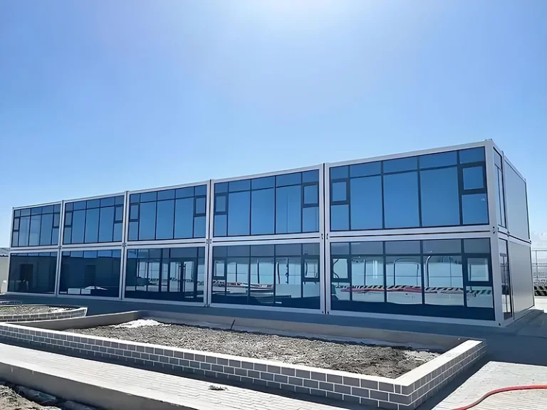 Modular building with glass facade for office and commercial project use